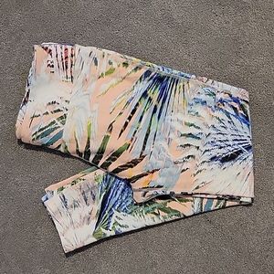 FABLETICS Capri Leggings.